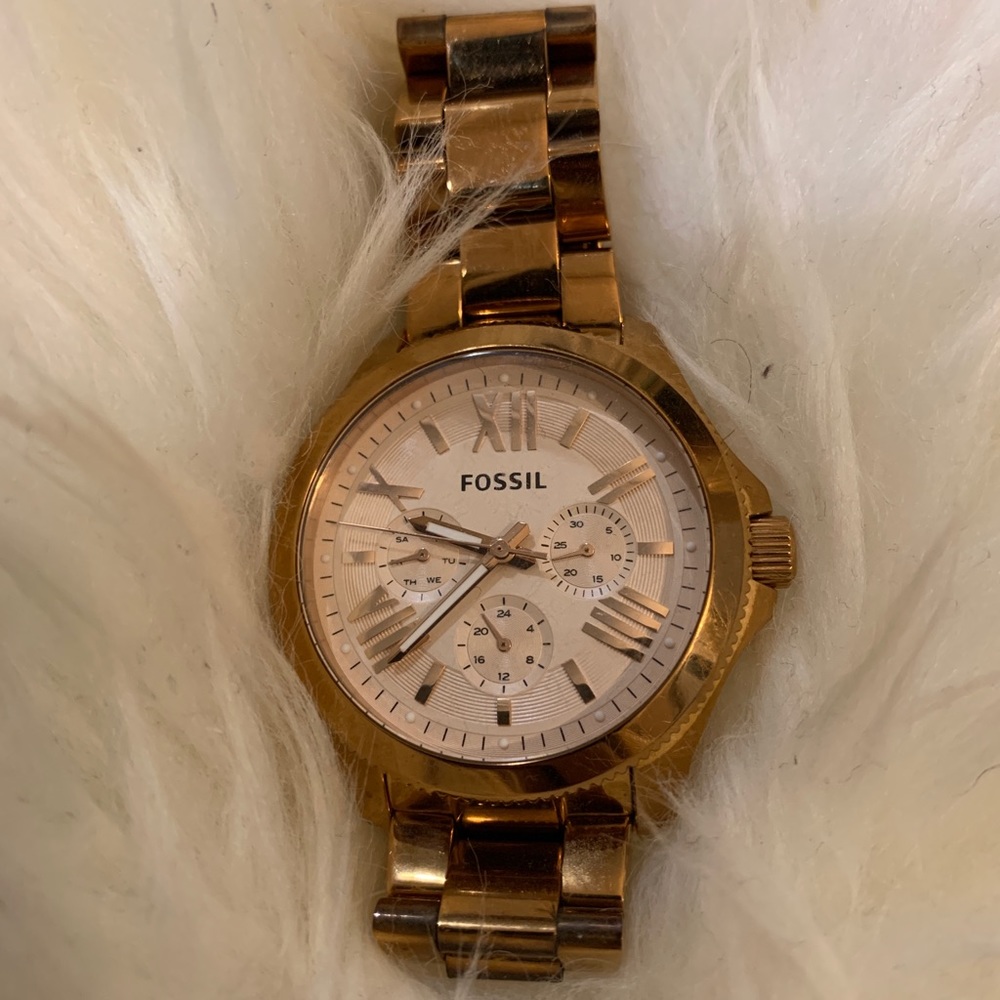 Fossil watch (gold)